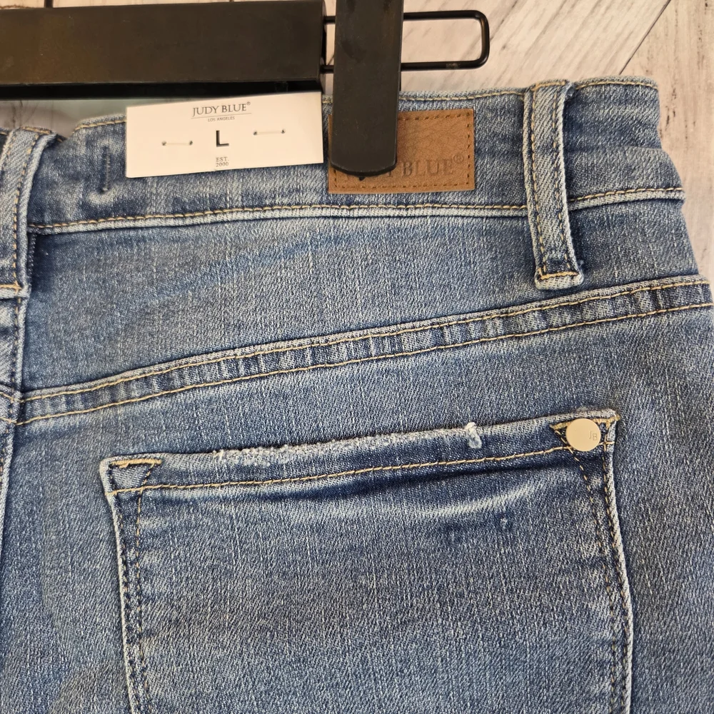 Judy Blue Light Blue Jean Shorts - Picture 8 of 9